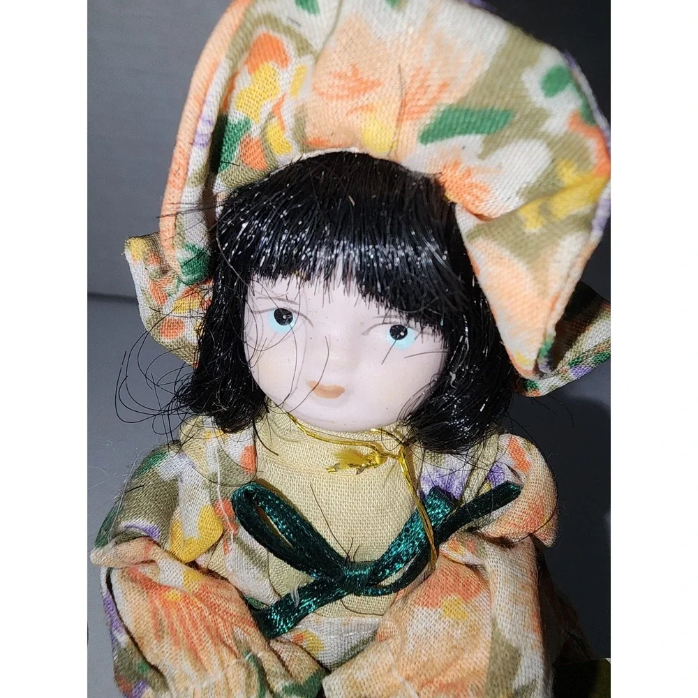 Vintage K's‎ Collection Small China Doll